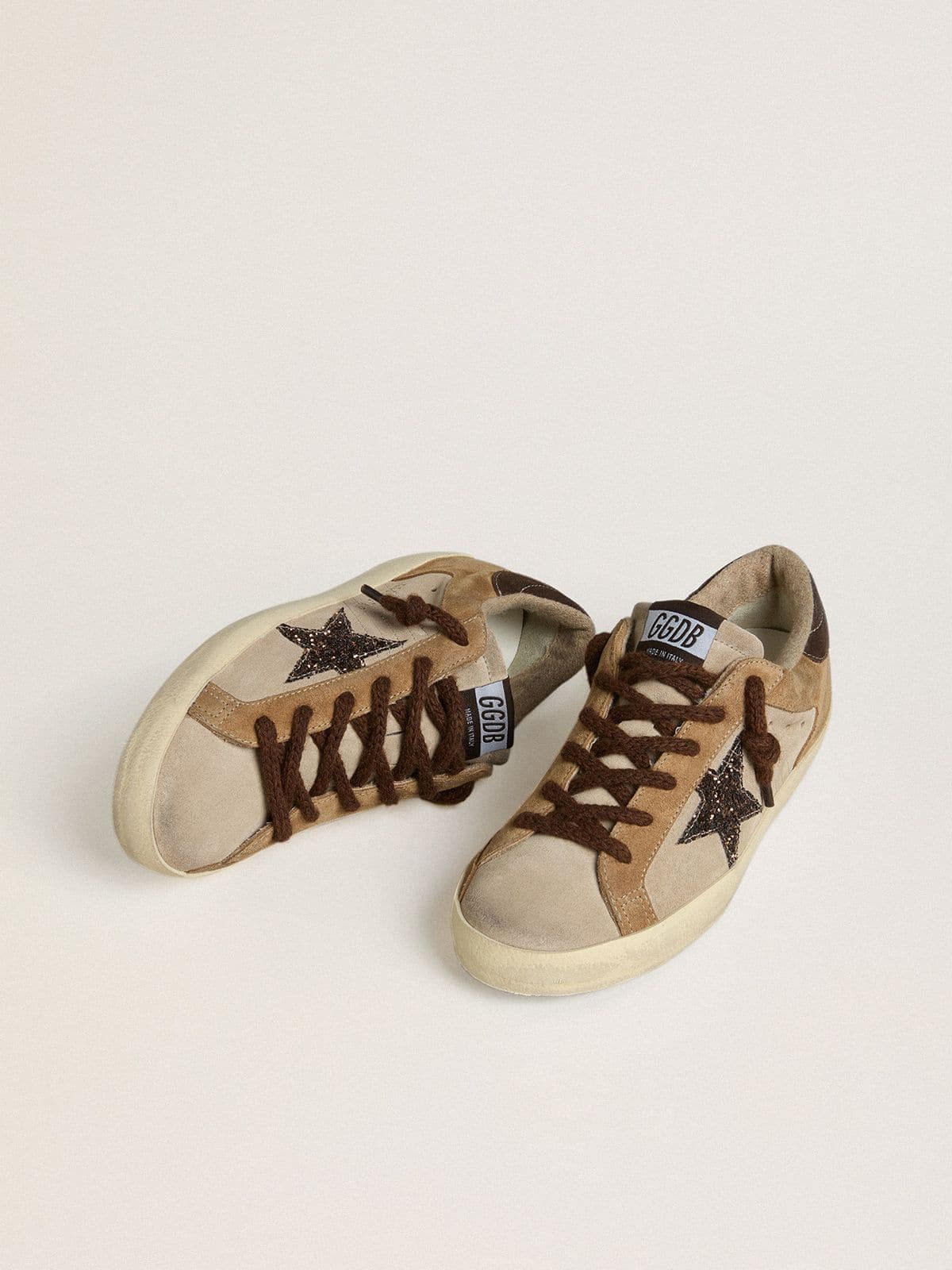 Super Star in beige and brown suede with a dark brown glitter star — фото 1