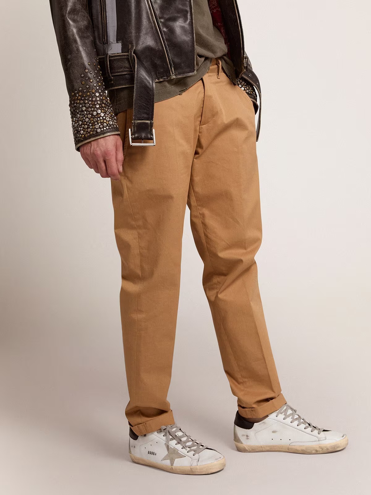Men's Super Star with black heel tab and metal stud lettering